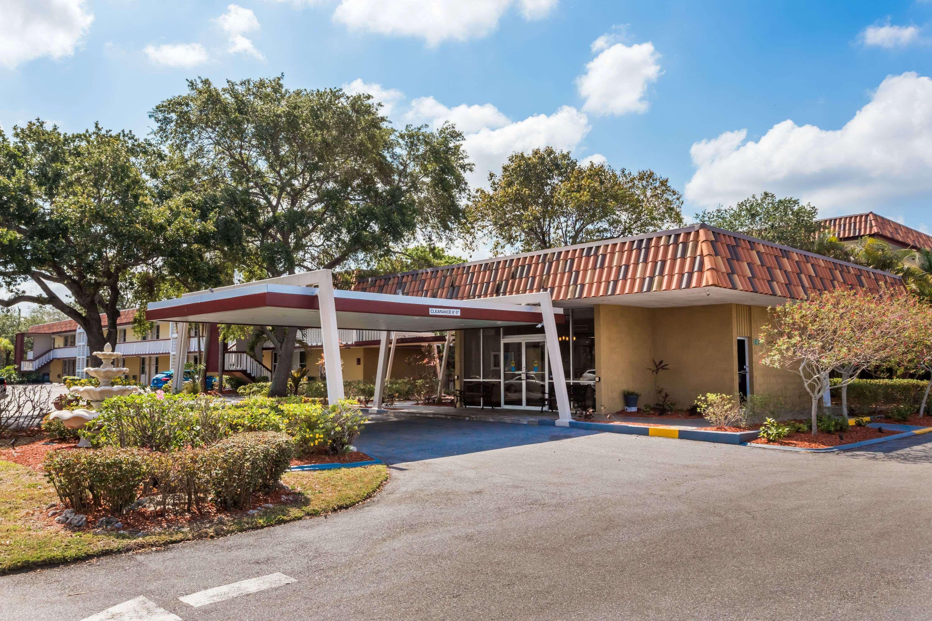 Hotel Baymont By Wyndham Sarasota Zewnętrze zdjęcie